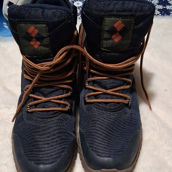 Columbia Men's Navy and Brown Boots Omni Heat Waterproof - Picture 1 of 8